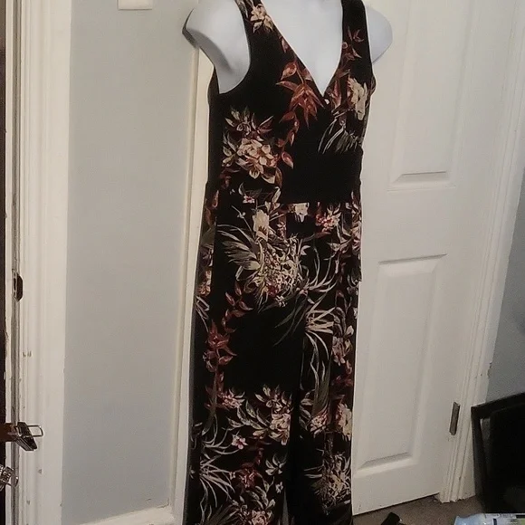 Dex Black & Cayenne Tropical Floral Jumpsuit - Picture 7 of 11